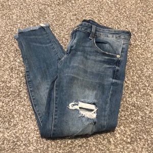 Size 5. Distressed Crop/Ankle Jean